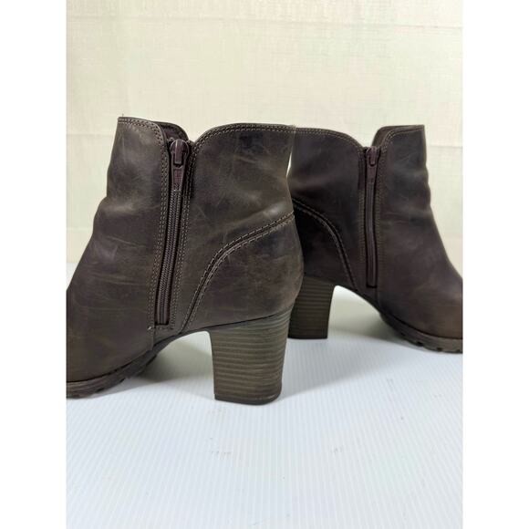 CLARKS Chocolate Brown Leather Heeled Ankle Boots Size 8 - Picture 10 of 11